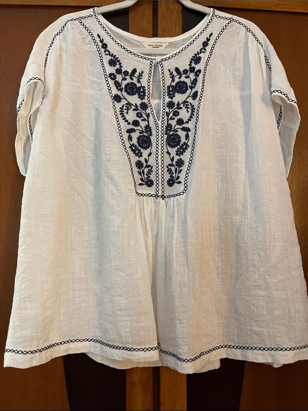 Max Studio White Gauze Embroidered Peasant Top w/Navy Floral Detail & Borders